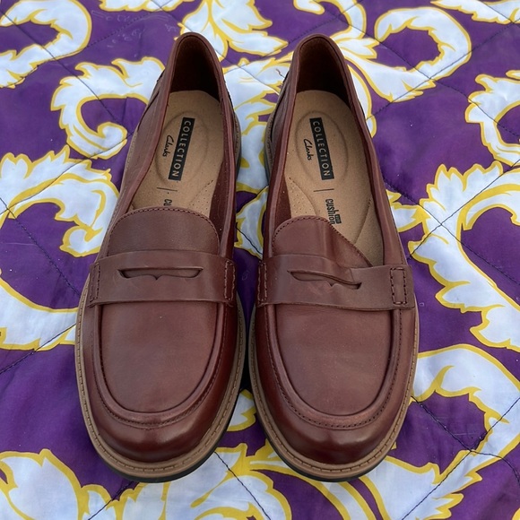 Womens, Brown Clark loafers - Picture 1 of 2